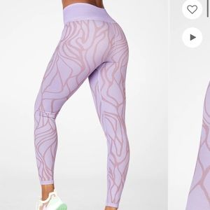 Fabletics High-Waisted Seamless Legging in Frosted Lilac/Pink Cloud Print